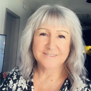 Meet your Posher, Denise